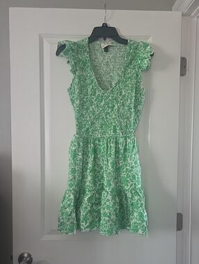 Universal Thread Green Floral Smocked V-Neck Mini Dress